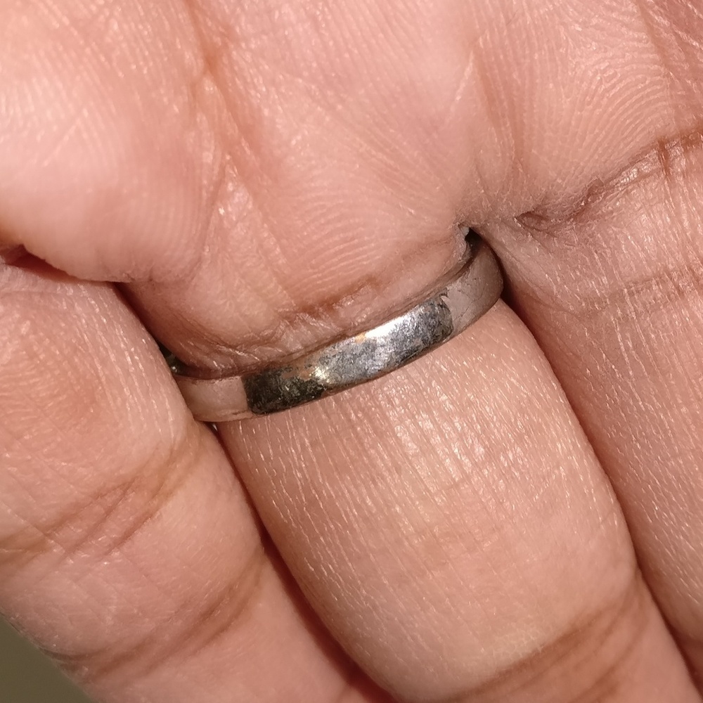 Banana Republic Purple Vintage Inspired Ring - Picture 3 of 6